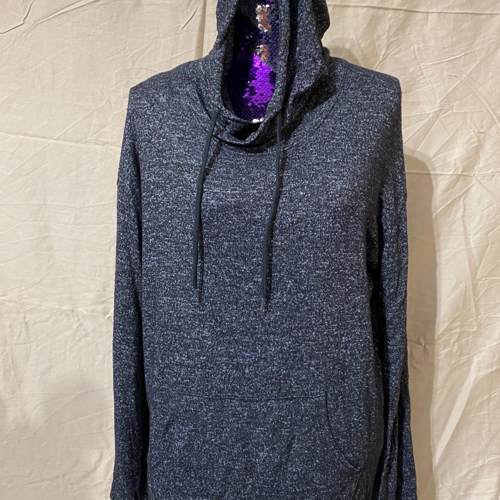 Women’s hooded sweatshirt